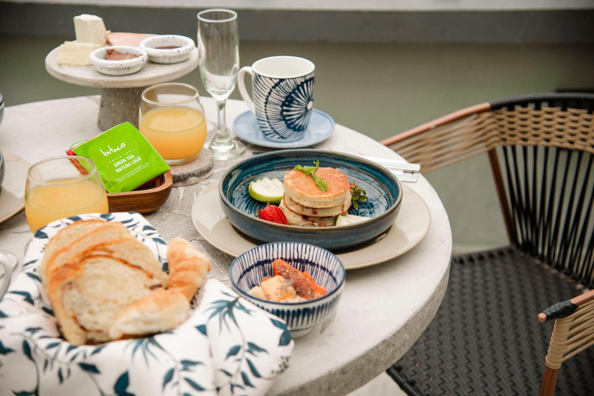 V Grand Hotel, A Member Of Radisson Individuals メデジン エクステリア 写真