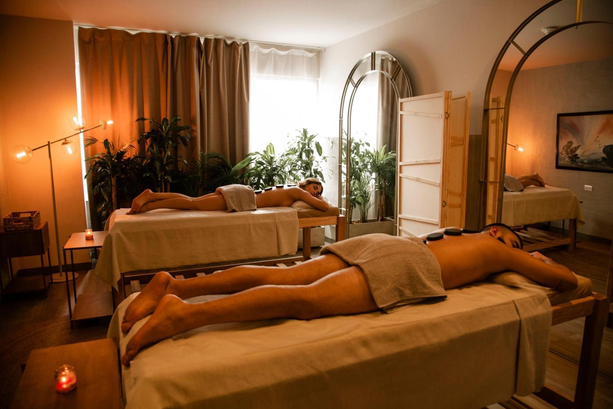 V Grand Hotel, A Member Of Radisson Individuals メデジン エクステリア 写真